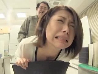 いくつかの角質の男によって犯さ雌犬変態日本人
