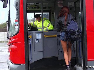 Dzikie trine jebanie w autobusie Madison Ivy i Jasmine Jae