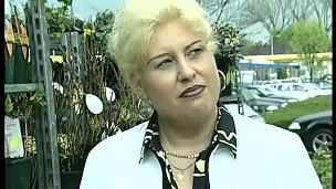 La mamma tedesca BBW ha raccolto per il primo anale