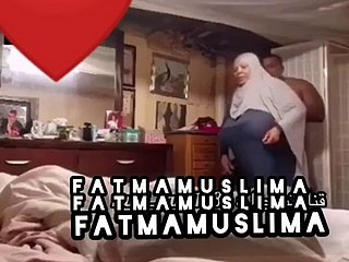 حجاب میں موٹی بیوی