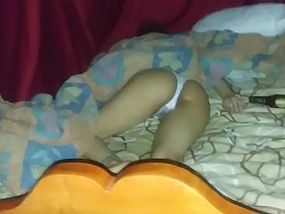 Eu faço o favor de acordar com uma bunda quebrada.