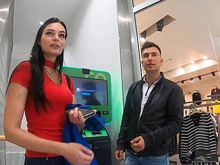 Człowiek chce pieniędzy i bez pracy, więc sprawia, że ​​jego dziewczyna mess around garbowana