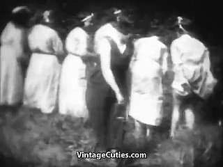 Mademoiselles com tesão são espancados em Boondocks (vintage dos anos 30)