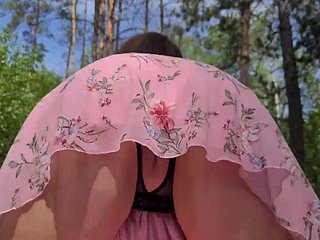 Icy morena obtiene su dosis de sexo al aire libre