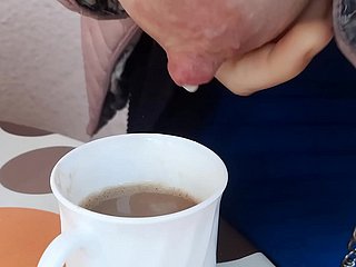 กาแฟมื้อเช้ากับนม!