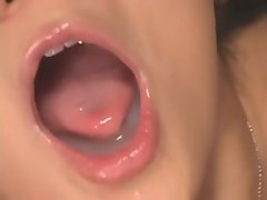 سایا یہاں Misaki سہ پیتا ہے