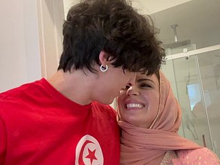 ألينا آنجل تحب أن تؤكل كسها