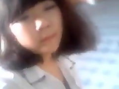 lampeggiante ragazza coreana