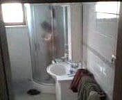 Abuelita china madura desnuda en la ducha